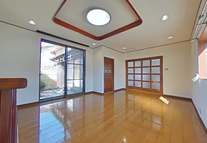 緑丘４丁目　戸建の居間・リビング