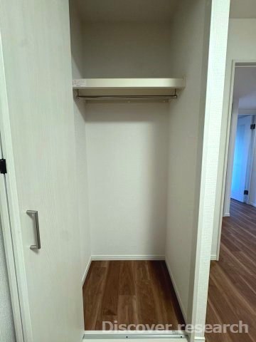 グランレガーロの収納|【クローゼット】
大容量のクローゼットで洋服だけでなくキャリーケースなどの大きな荷物も収納することができそうです。