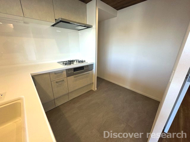 グランレガーロのキッチン|【キッチン】
広いスペースがあり冷蔵庫や食器棚など置いても余裕がありそうです。