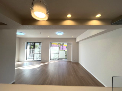 【居間・リビング】 | パークシティ松下南棟 | 令和7年11月リフォーム完了済み！
名鉄常滑線「柴田」駅より徒歩8分！