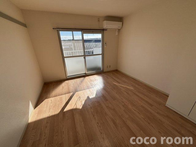 メルカードあさひIIIの居間・リビング