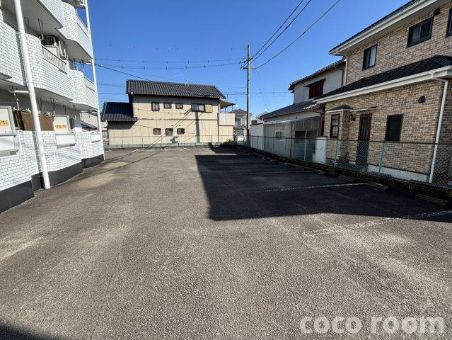 メルカードあさひIIIの駐車場