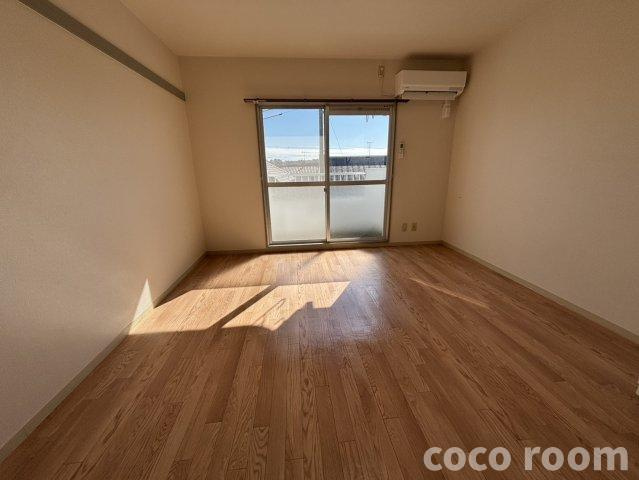 メルカードあさひIIIの居間・リビング