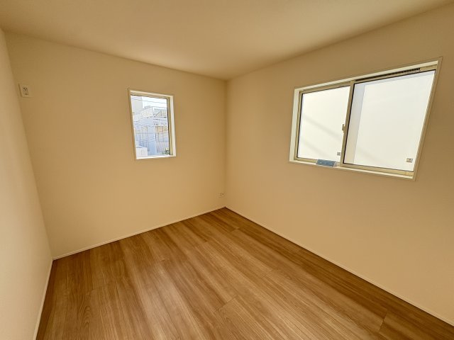 GLうるま市豊原2期の洋室