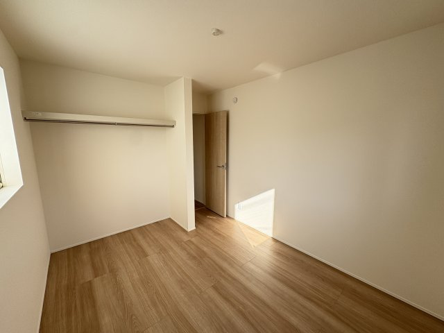 GLうるま市豊原2期の洋室