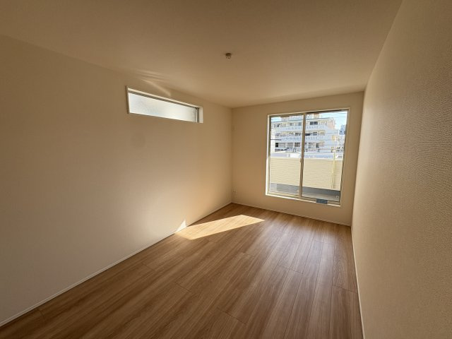 GLうるま市豊原2期の洋室