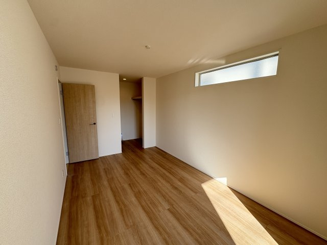 GLうるま市豊原2期の洋室