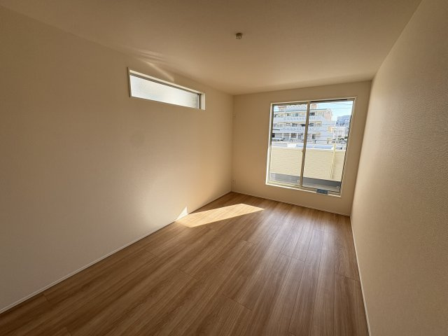 GLうるま市豊原2期の洋室