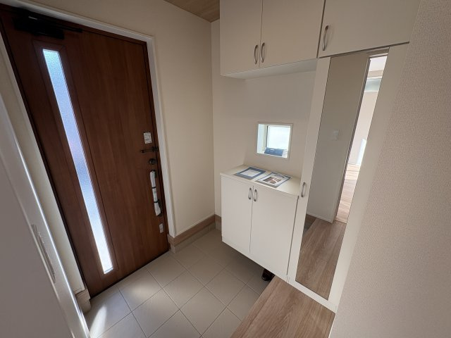 GLうるま市豊原2期の玄関