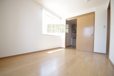 【洋室】 | スクエアハウスⅢ | 明るい洋室