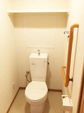大阪市中央区法円坂１丁目の賃貸マンションのトイレ