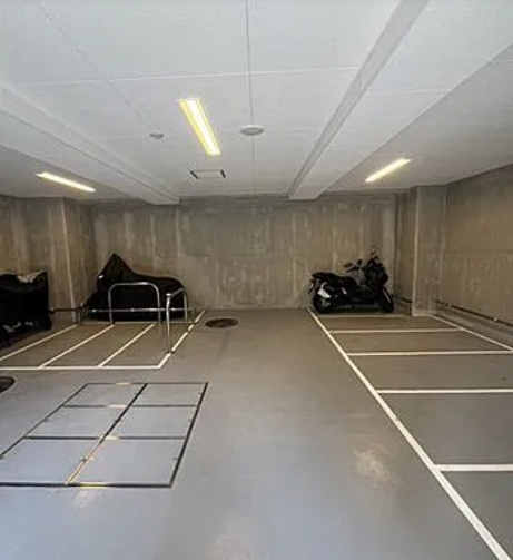 エスリード新大阪ザ・プレミアWESTの駐車場