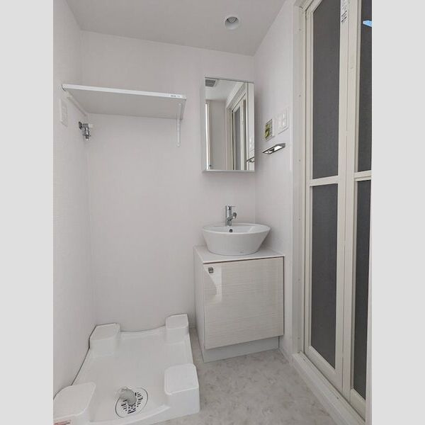 エスリード新大阪ザ・プレミアWESTの洗面所