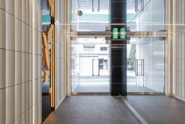 【エントランス】