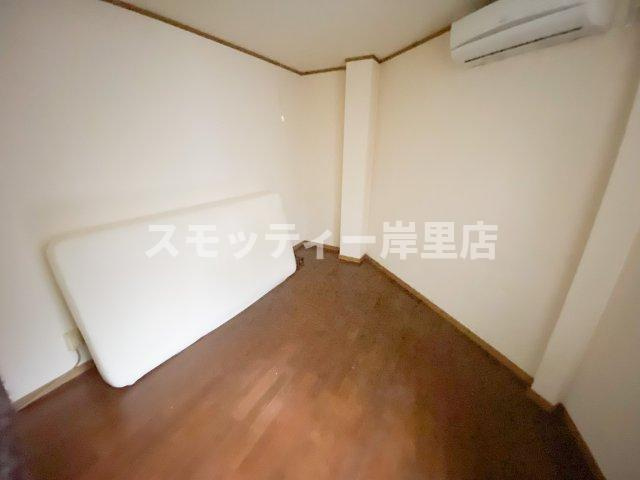 玉出西ハイツの洋室