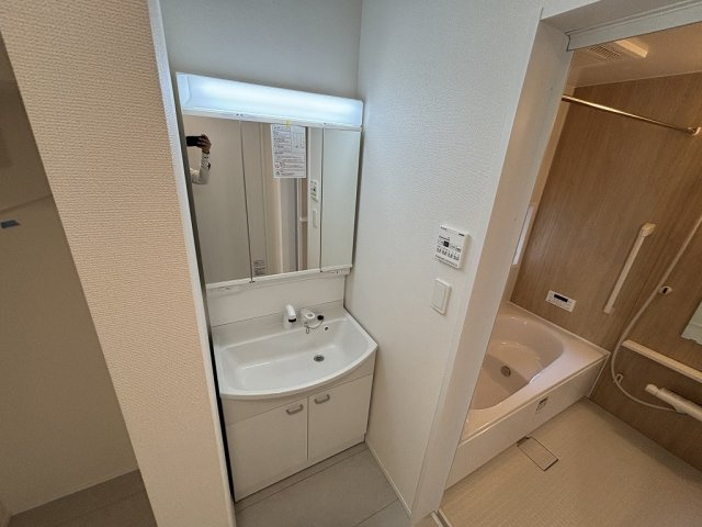 小牧市大字岩崎　新築戸建　A号棟の独立洗面台|収納豊富な洗面台です