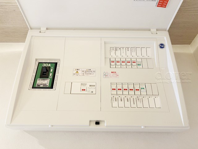 【発電・温水設備】 | サングリア中目黒 | 分電盤