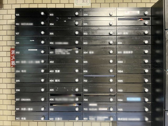 【設備】 | サングリア中目黒 | 郵便物を受け入れる住民共用のポスト。「集合ポスト」とも呼びます。ここもまた、マンションの「顔」のひとつです。～即日のご見学可能～　お問合せはお気軽にどうぞ。
