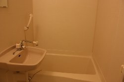 レオパレスＰＡＳＴＯＲＡＬの浴室