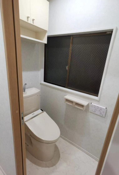 荒川区荒川５丁目の一棟アパートのトイレ