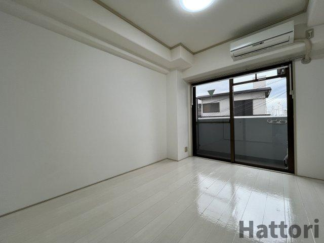 JMRレジデンス新大阪(旧メロディハイム新大阪)の洋室