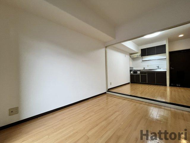 JMRレジデンス新大阪(旧メロディハイム新大阪)の居間・リビング