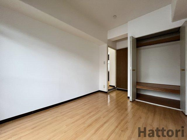 JMRレジデンス新大阪(旧メロディハイム新大阪)の洋室