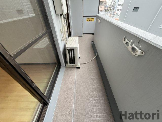 JMRレジデンス新大阪(旧メロディハイム新大阪)のバルコニー