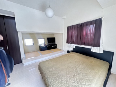 【洋室】 | 河内長野市上田町戸建 | 2階洋室約8.0帖と、ステップインロフト約2.2帖