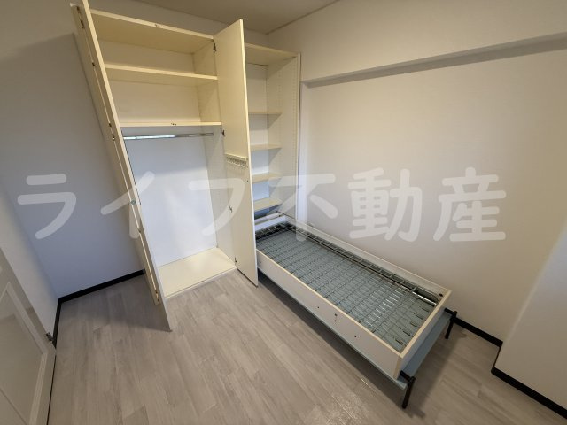 朝日プラザ生駒西2番館C棟の収納|専用の収納スペースです