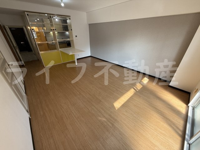 朝日プラザ生駒西2番館C棟の居間・リビング|ゆったり過ごせるリビングです