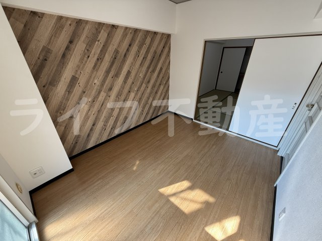 朝日プラザ生駒西2番館C棟の洋室|コンパクトで使いやすい洋室です