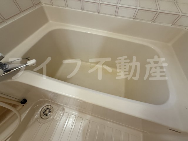 朝日プラザ生駒西2番館C棟の浴室|日々の暮らしに欠かせないお風呂です