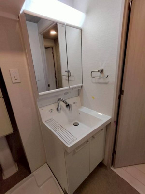 【洗面所】 | Fons Lucis Izumi