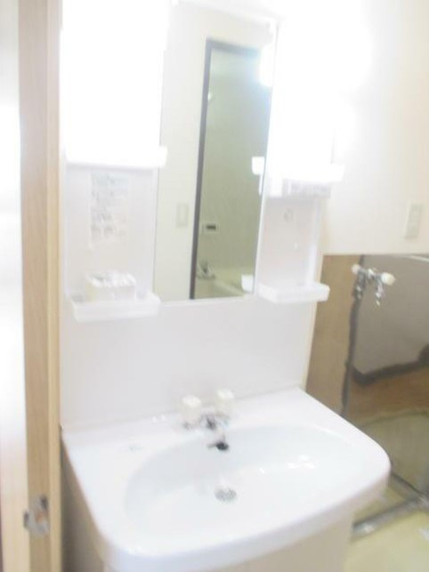 石原マンションの独立洗面台