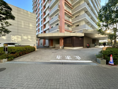 【駐車場】 | キャナルファーストタワー | 【敷地内駐車場】最新の空き状況や費用などの詳細は担当スタッフまでお問い合わせください。