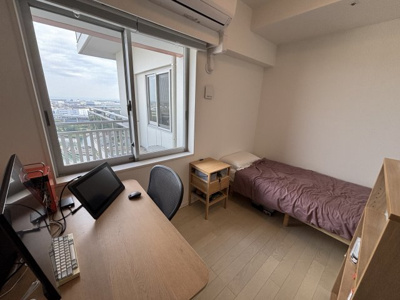 【洋室】 | キャナルファーストタワー | 【洋室】快適に過ごす条件は、一人ひとり違います。だからこそ飾り過ぎないシンプルな内装と偏り過ぎないデザインで統一しております。居住していく中でオーナー様だけの【マイホーム】に創り上げて下さい