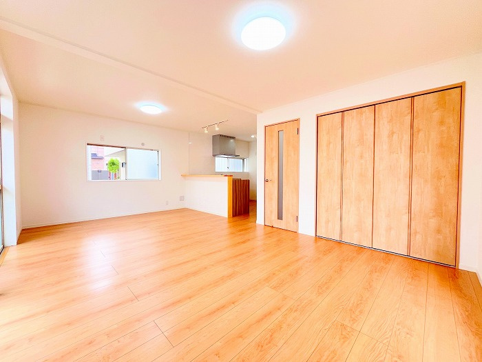 川口市行衛　中古戸建の居間・リビング