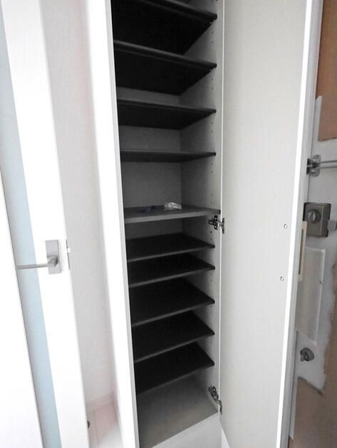 メゾンSKM蔵前の玄関