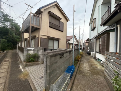 【前面道路含む現地写真】 | 三浦市白石町　中古戸建 | 前面道路含む現地写真です