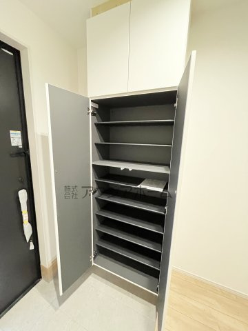 入間市東藤沢8丁目・全1棟　新築一戸建　～収納豊富～の収納|玄関収納