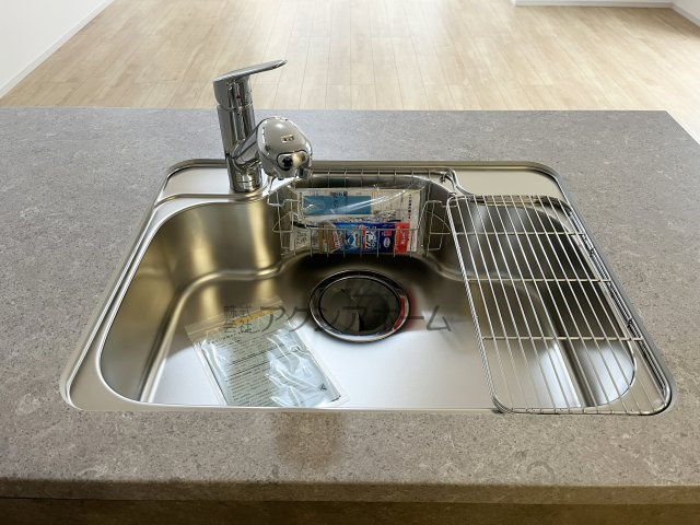 入間市東藤沢8丁目・全1棟　新築一戸建　～収納豊富～のキッチン