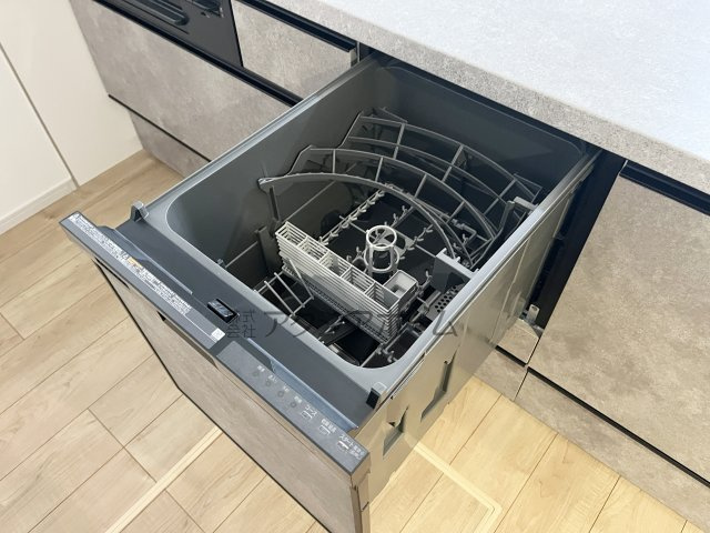 入間市東藤沢8丁目・全1棟　新築一戸建　～収納豊富～のキッチン|便利な食洗器付き♪