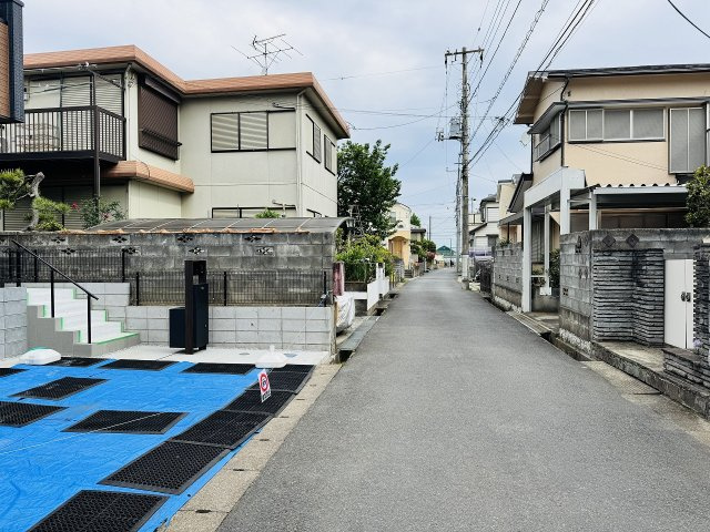 八王子市　散田町　新築一戸建て　２期の前面道路含む現地写真|～東4ｍ道路に面しています～
