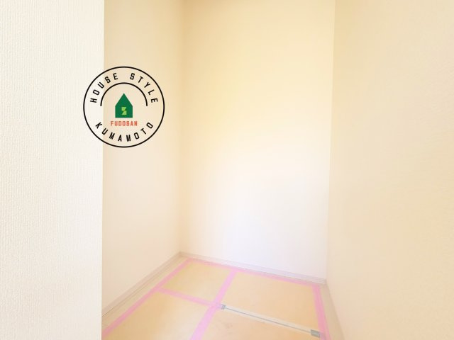 熊本市東区戸島5丁目第1₋4棟(4号棟)の収納|洋服や大きな荷物が多い方や人数の多いご家族などは、一般的なクローゼットよりもウォークインクローゼットのほうが使い勝手が良いです。