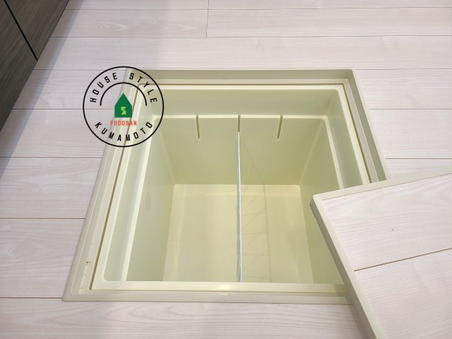 熊本市東区戸島5丁目第1₋4棟(4号棟)の設備|床下収納　小さな間口で床下スペースを有効に使用できす。