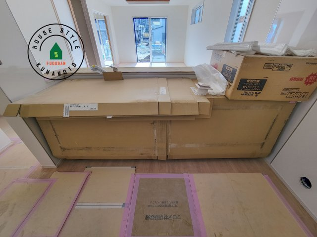 熊本市東区戸島5丁目第1₋4棟(4号棟)のキッチン|ご家族を近くに感じられる対面キッチンのLDK。会話もはずみそうですね。