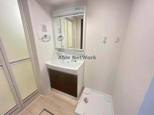 サンハイツの洗面所|シャワー付洗面台