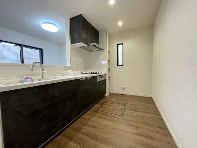 練馬区早宮1丁目　吹抜け大型リビング　限定1棟のキッチン