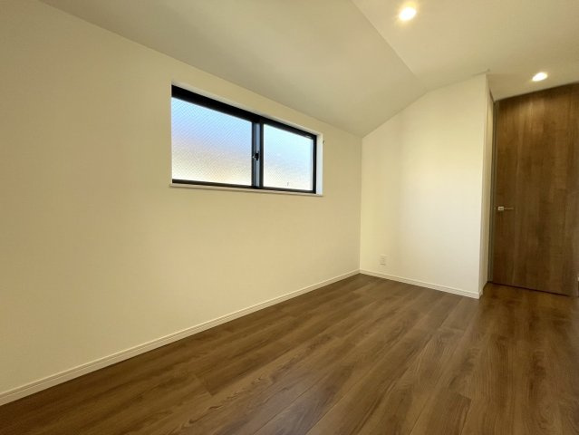 練馬区早宮1丁目　吹抜け大型リビング　限定1棟の洋室|2階 5.6帖